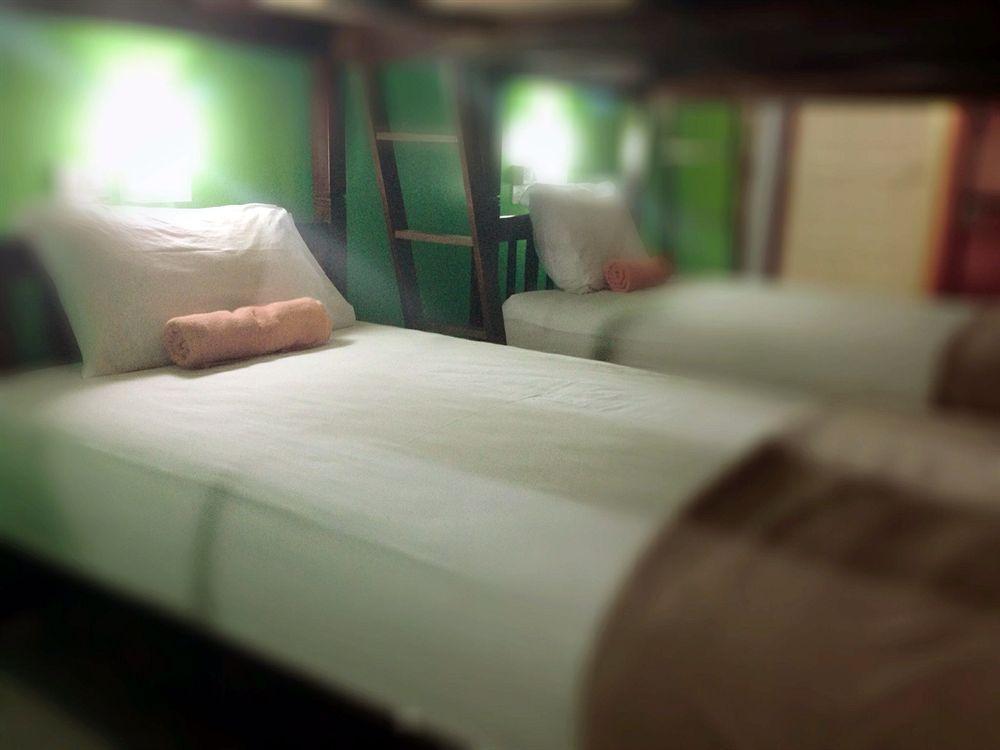 Silla Patong Hostel Εξωτερικό φωτογραφία
