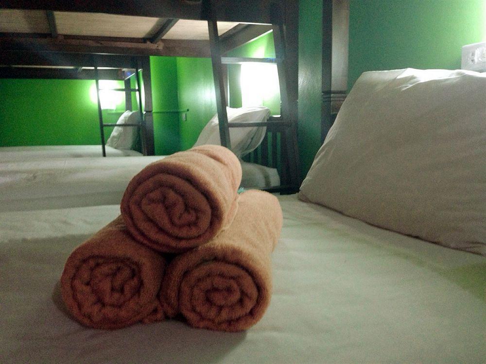 Silla Patong Hostel Εξωτερικό φωτογραφία