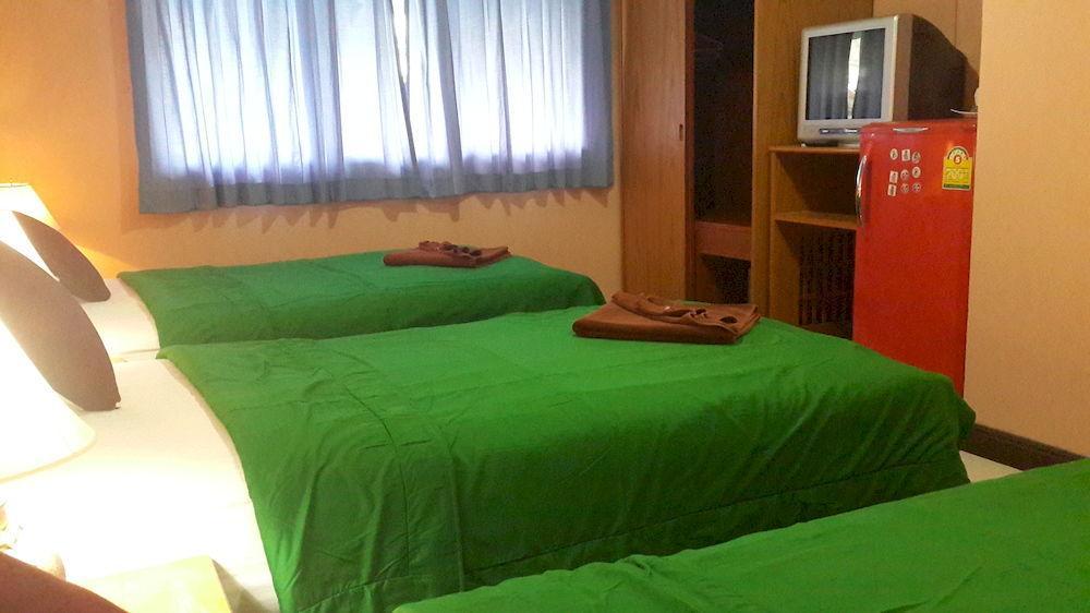 Silla Patong Hostel Εξωτερικό φωτογραφία