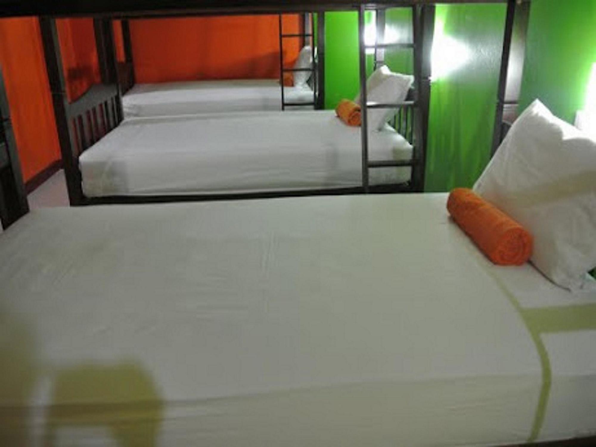 Silla Patong Hostel Εξωτερικό φωτογραφία
