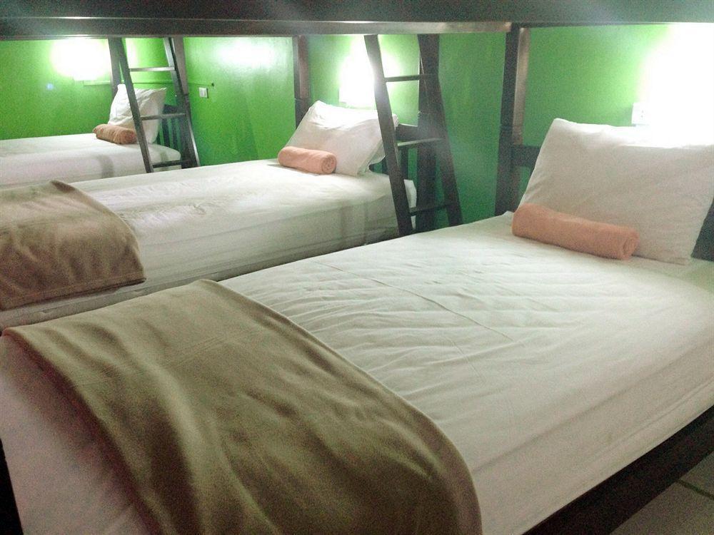 Silla Patong Hostel Εξωτερικό φωτογραφία