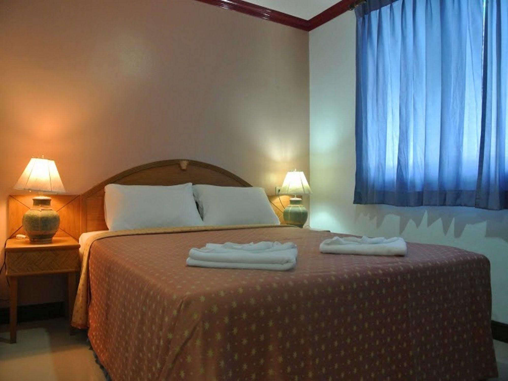 Silla Patong Hostel Εξωτερικό φωτογραφία