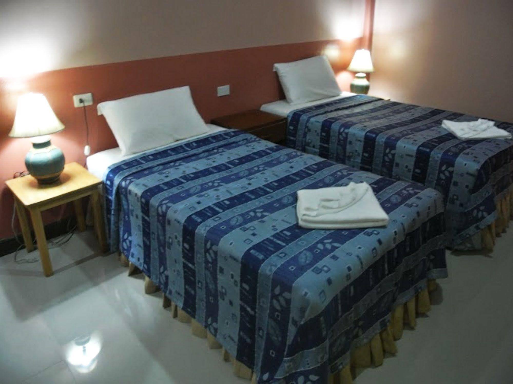 Silla Patong Hostel Εξωτερικό φωτογραφία