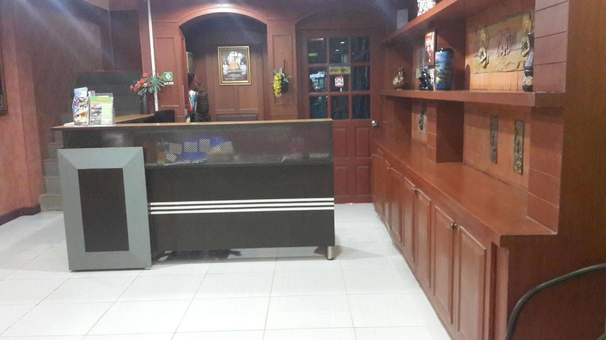 Silla Patong Hostel Εξωτερικό φωτογραφία