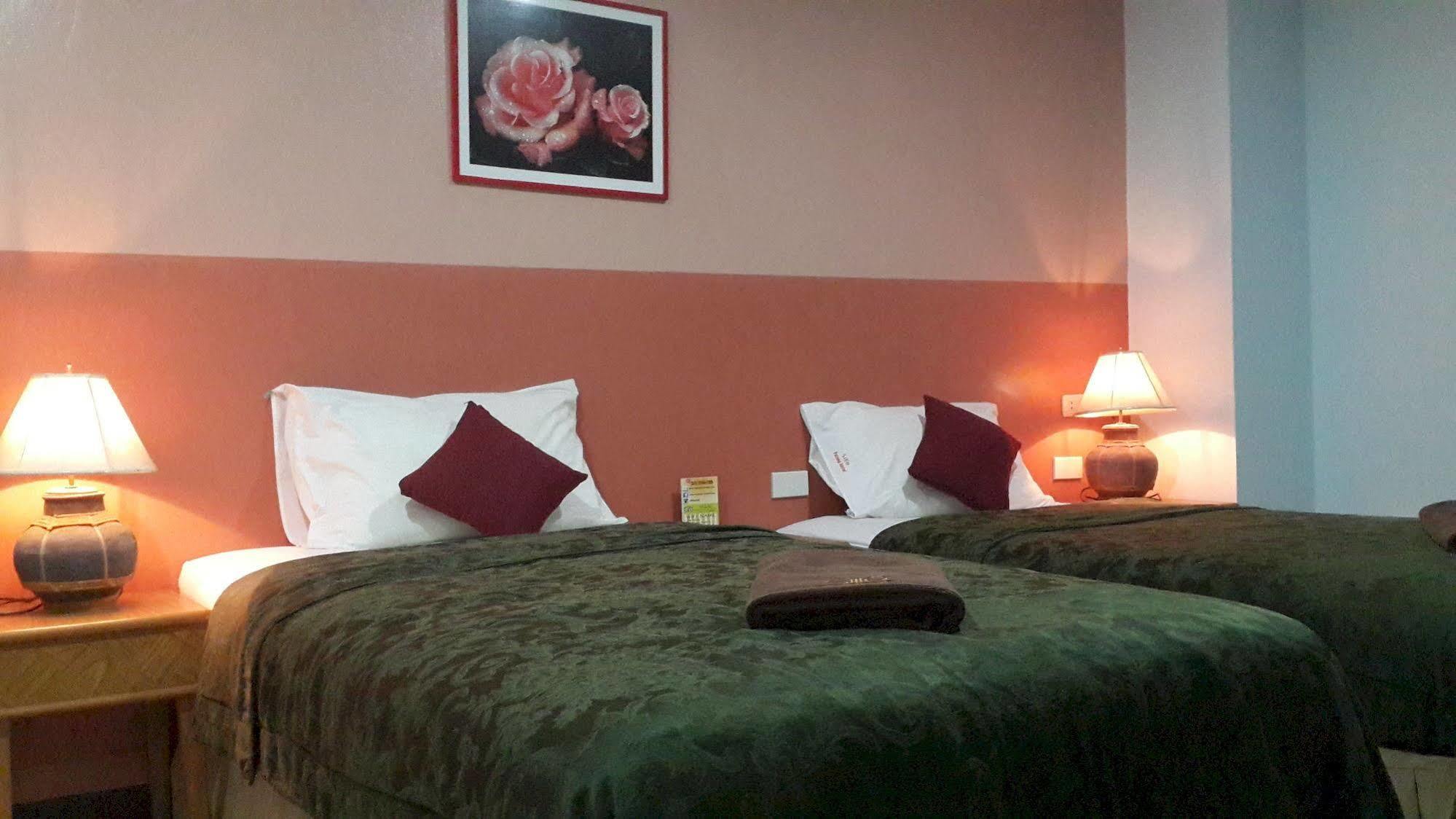 Silla Patong Hostel Εξωτερικό φωτογραφία