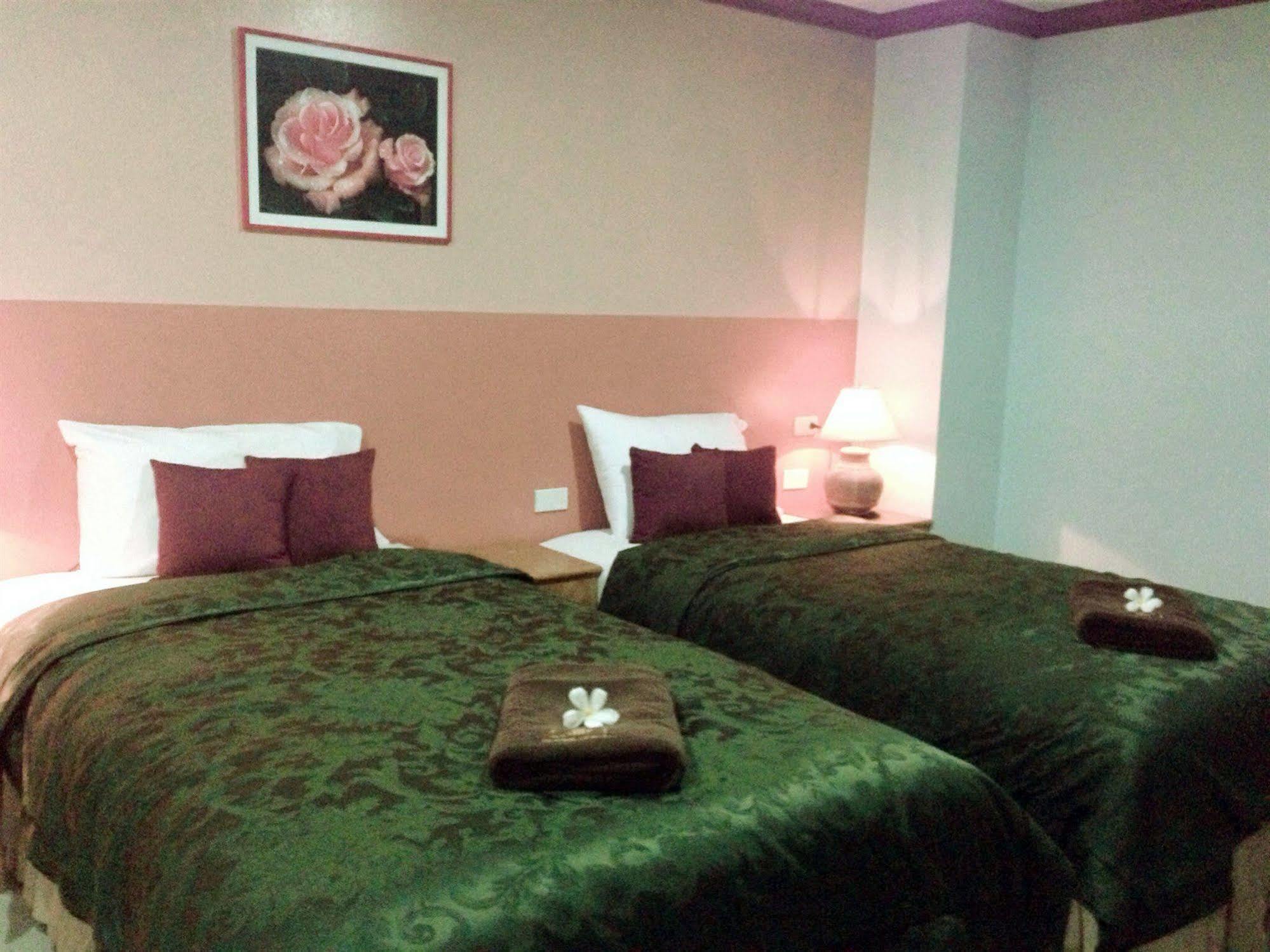 Silla Patong Hostel Εξωτερικό φωτογραφία