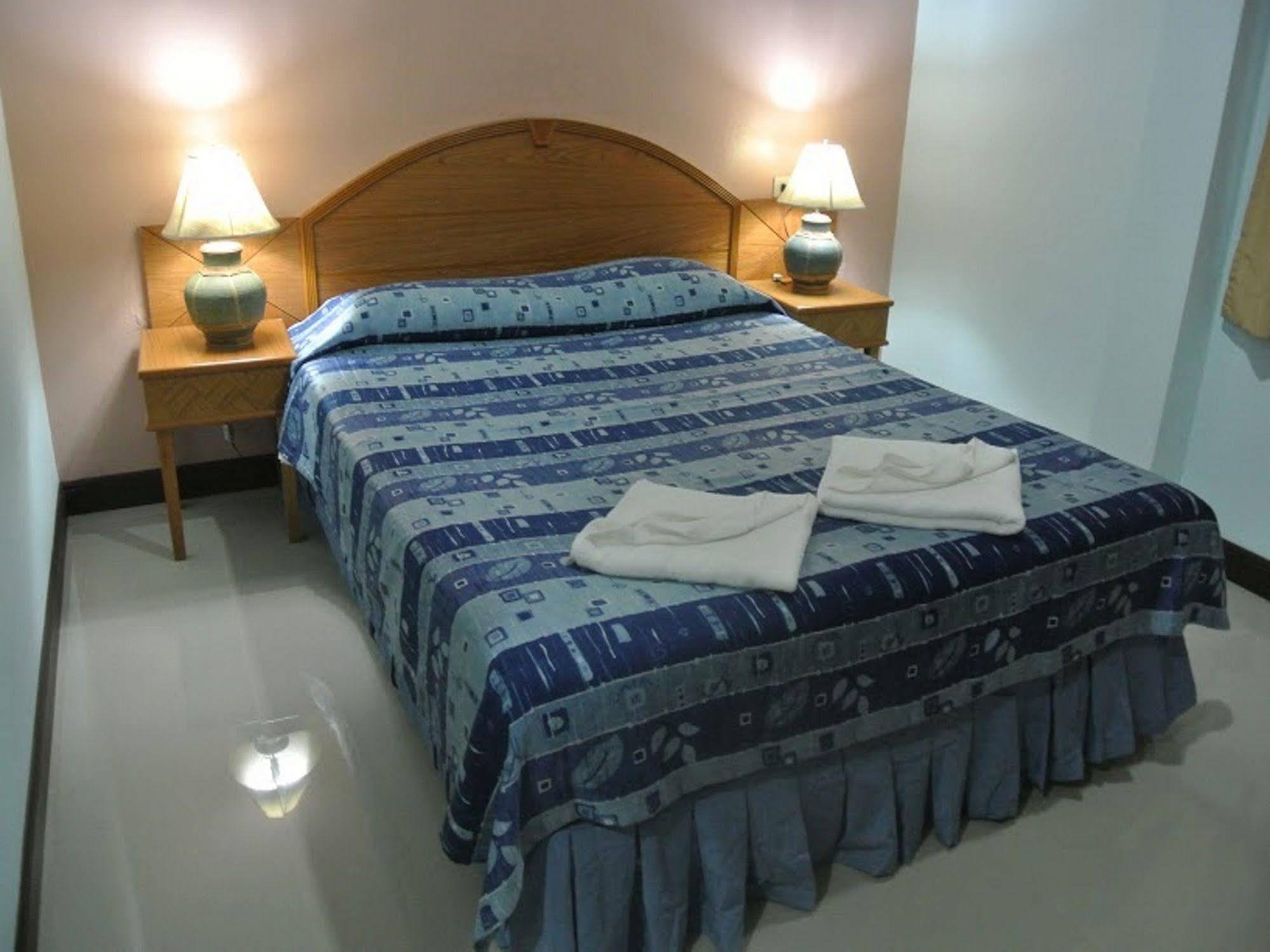Silla Patong Hostel Εξωτερικό φωτογραφία